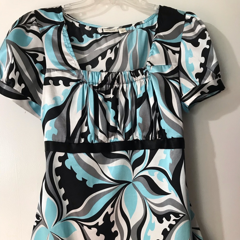 CATO-Silky Finish Dressy Top-Size Medium